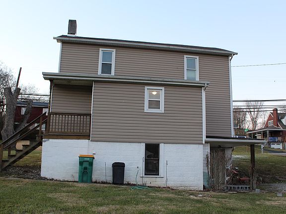 Rear view from level back yard