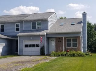 5689 Running Brook Rd, Farmington, NY 14425