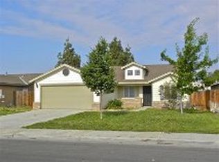 6013 Honeysuckle Ave, Bakersfield, CA 93313