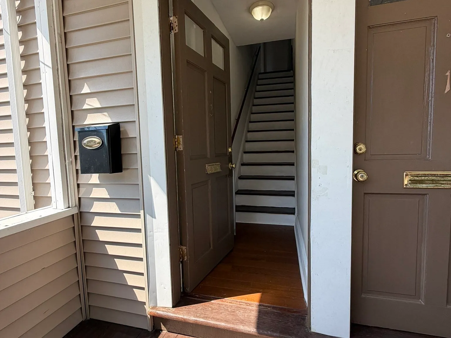 4 bed, 1.0 bath, 1662 sqft, $3,200 — Photo 2