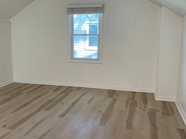 111 W Mapledale Ave — Photo 13