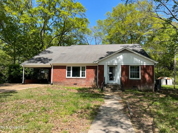206 Bowden St, Senatobia, MS 38668