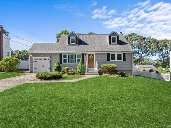 98 Paula Boulevard, Selden, NY 11784