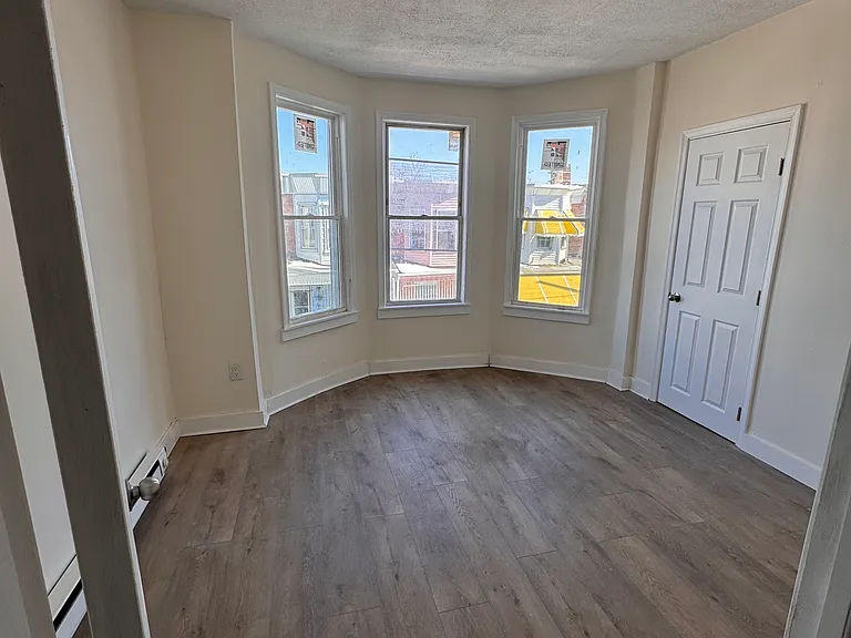 3014 N Swanson St — Photo 16