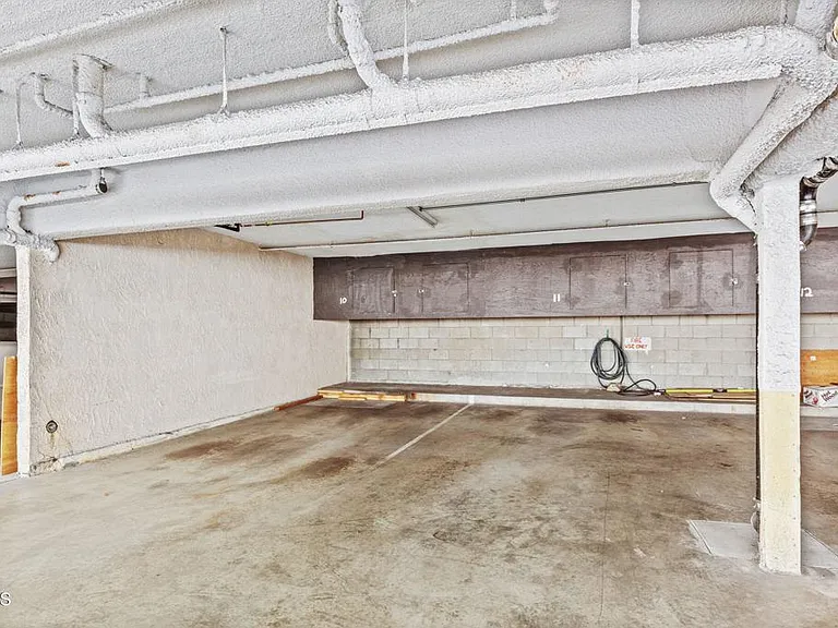 460 E Cypress Ave #C — Photo 18