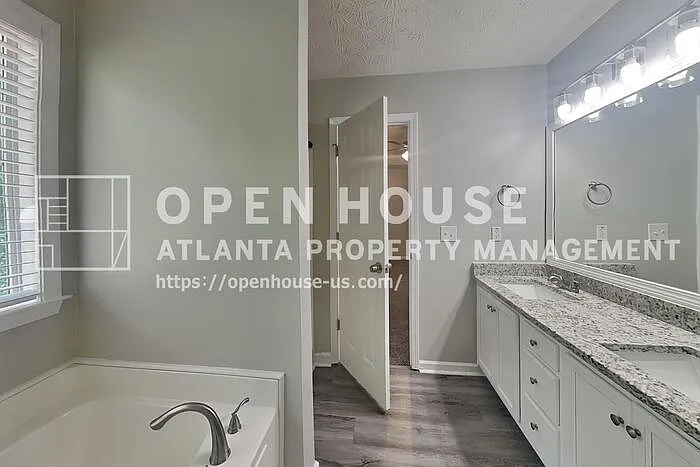 336 Paradise Cir — Photo 10