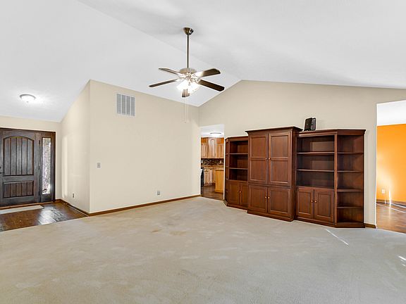 4th image of 212 Hollowview Dr