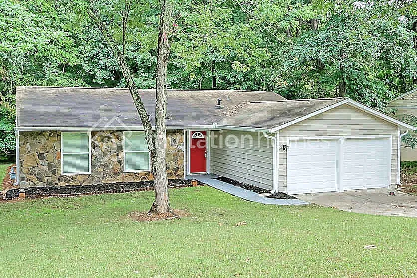 5330 Martins Crossing Rd Stone Mountain, GA 30088 — Photo 1