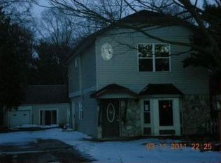 8504 Gray St, Westland, MI 48185