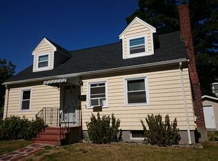 1 Sunset Ln, Dorchester Center, MA 02124