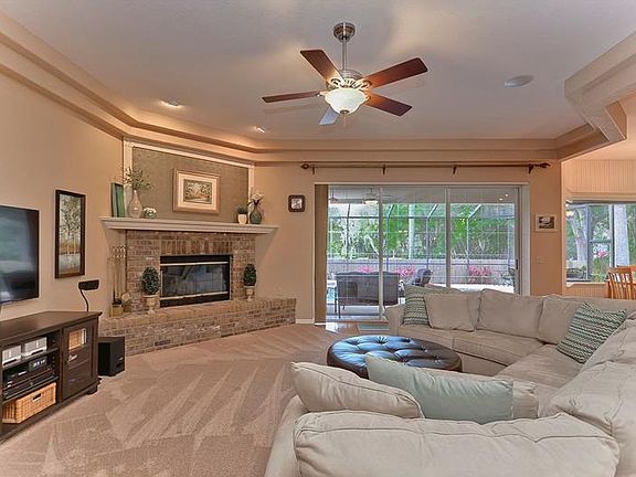 5th image of 2428 Valrico Forest Dr