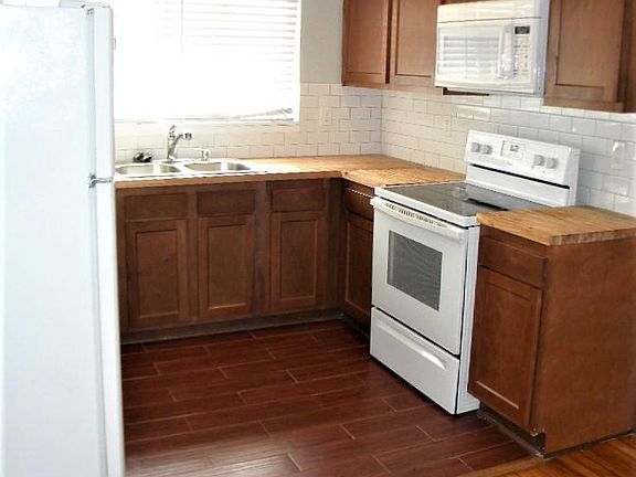 4th image of 2348 Herschel St APT 1