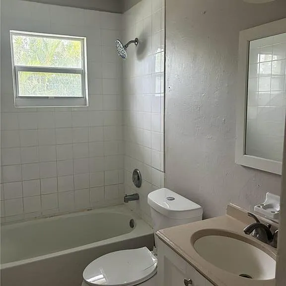 4923 Vincennes Ct #7 — Photo 4