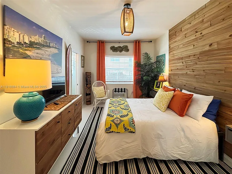 335 Ocean Dr #114 — Photo 12
