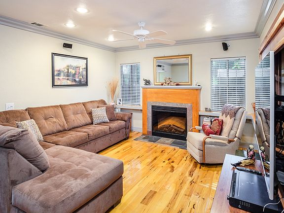 4th image of 3517 10th Ave