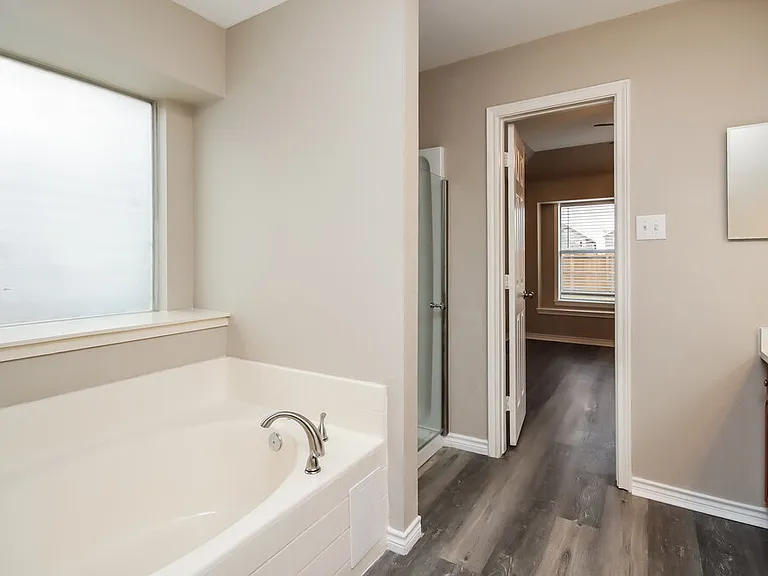 1420 Castlegar Ln — Photo 13