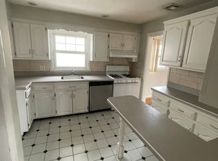 2863 Wickersham Ave, Linden, NJ 07036