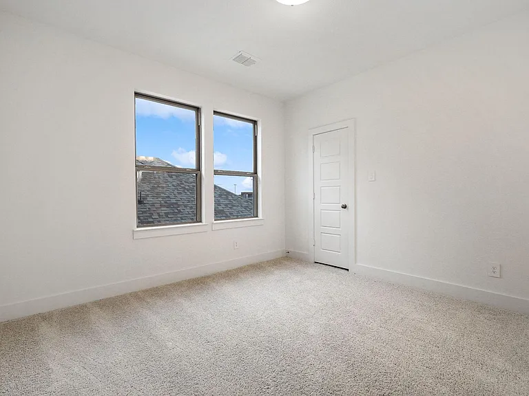 8218 Vitex Ave — Photo 35