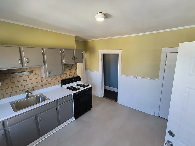 245 Boston Ave #3 — Photo 2