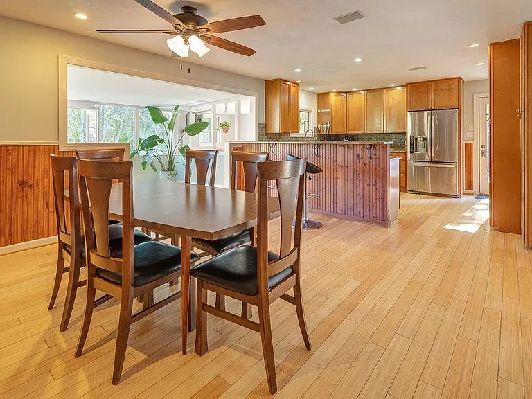 22 Greenleaf Cir — Photo 5