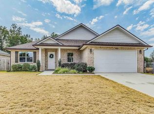 4865 Red Oak Dr, Milton, FL 32583