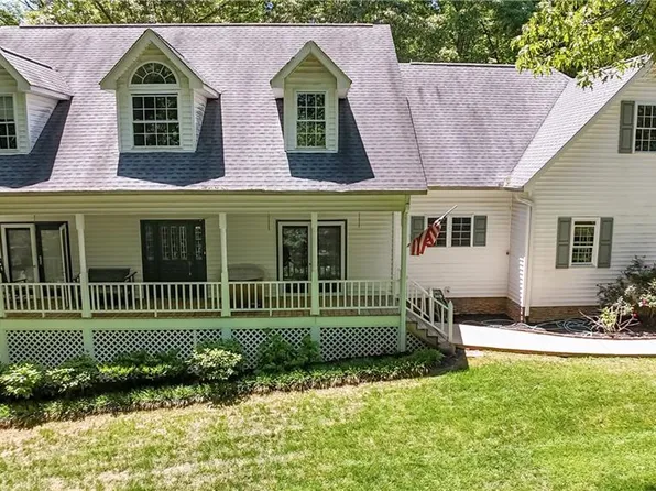 1011 Old Hardman Bottoms Rd, Clarkesville, GA 30523