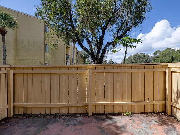 3rd image of 2865 Winkler Ave APT 402