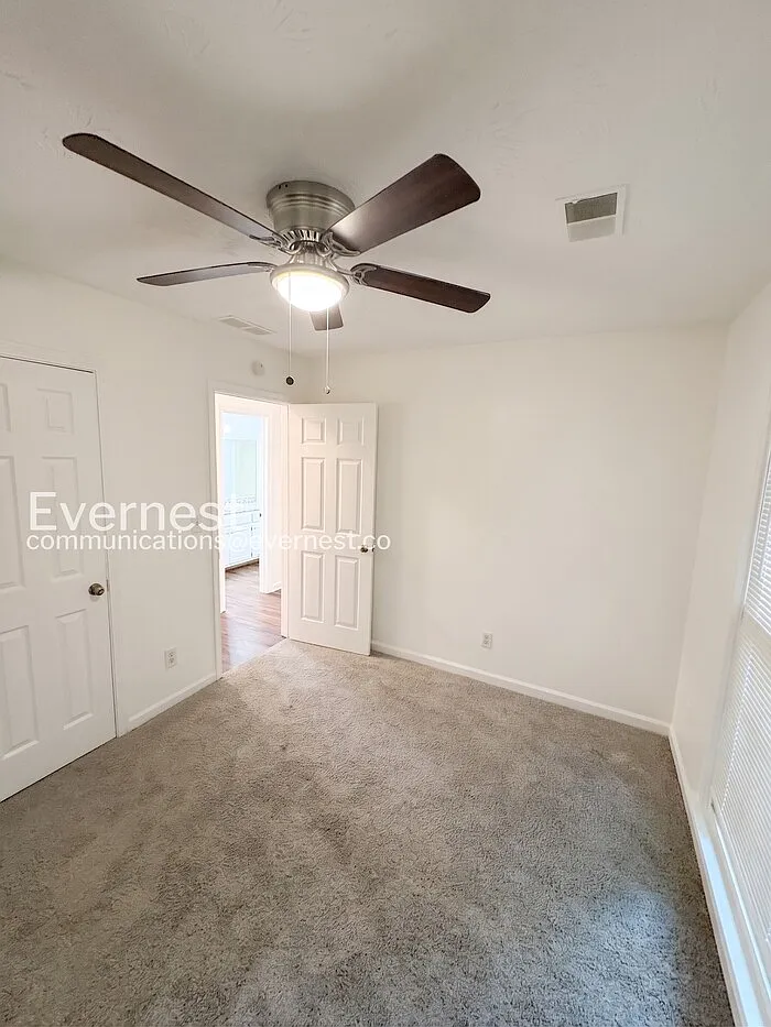 3 bed, 2.0 bath, 1419 sqft, $1,795 — Photo 4