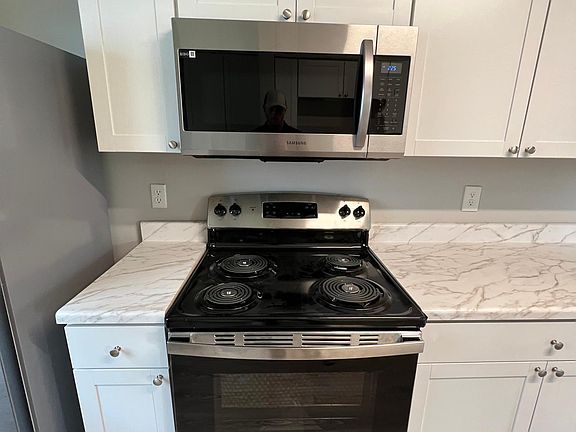 2nd image of 360 N 10th St