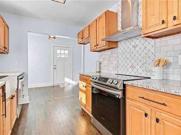 346 Kensington Ave, Kansas City, MO 64124