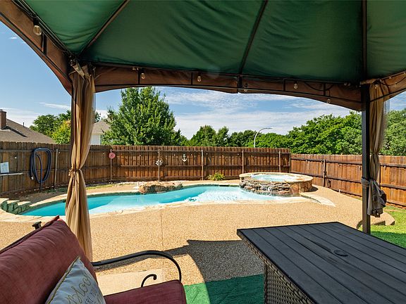 3rd image of 5213 Gulfwind Ln
