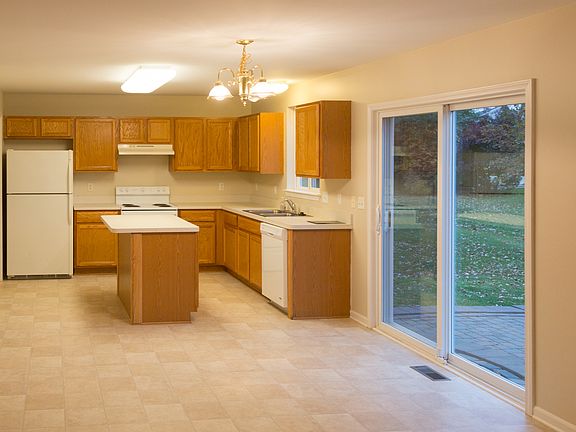 4th image of 7095 Rachel Dr