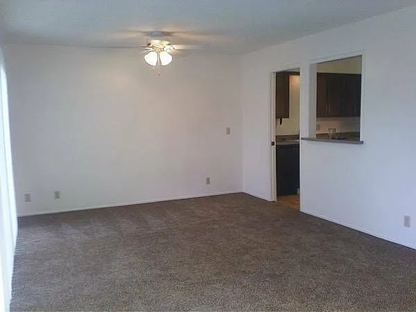 1078 Franklin Ave — Photo 72