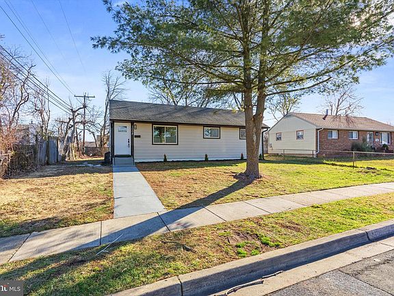 3rd image of 1002 7th St