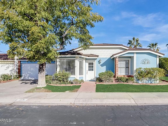 2nd image of 226 E CAMPO BELLO Drive