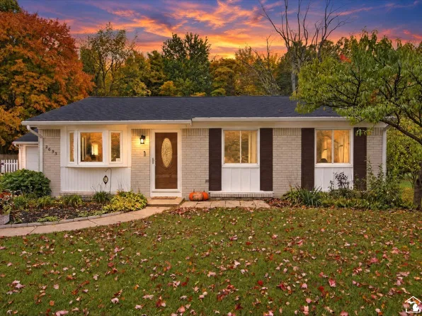 2695 Thunderbird Trl, Lambertville, MI 48144