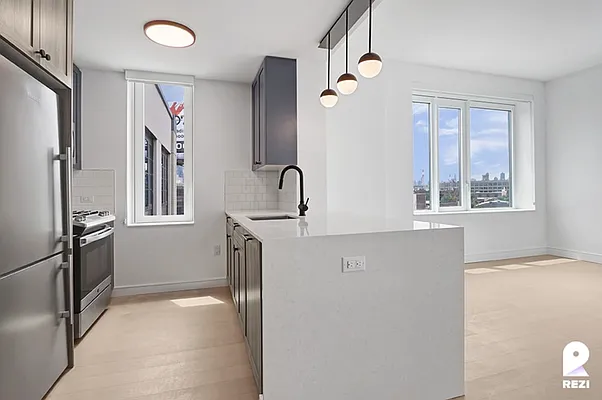 Rented by REZI | media 38