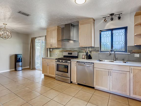 3rd image of 2637 Calle Primavera