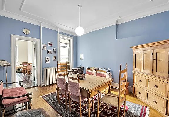 4th image of 542 9th St APT 1