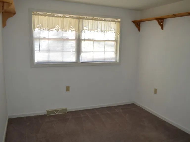 127 Freedom Dr — Photo 15
