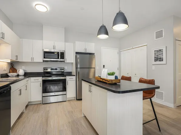 HoM Flats at Felch Street