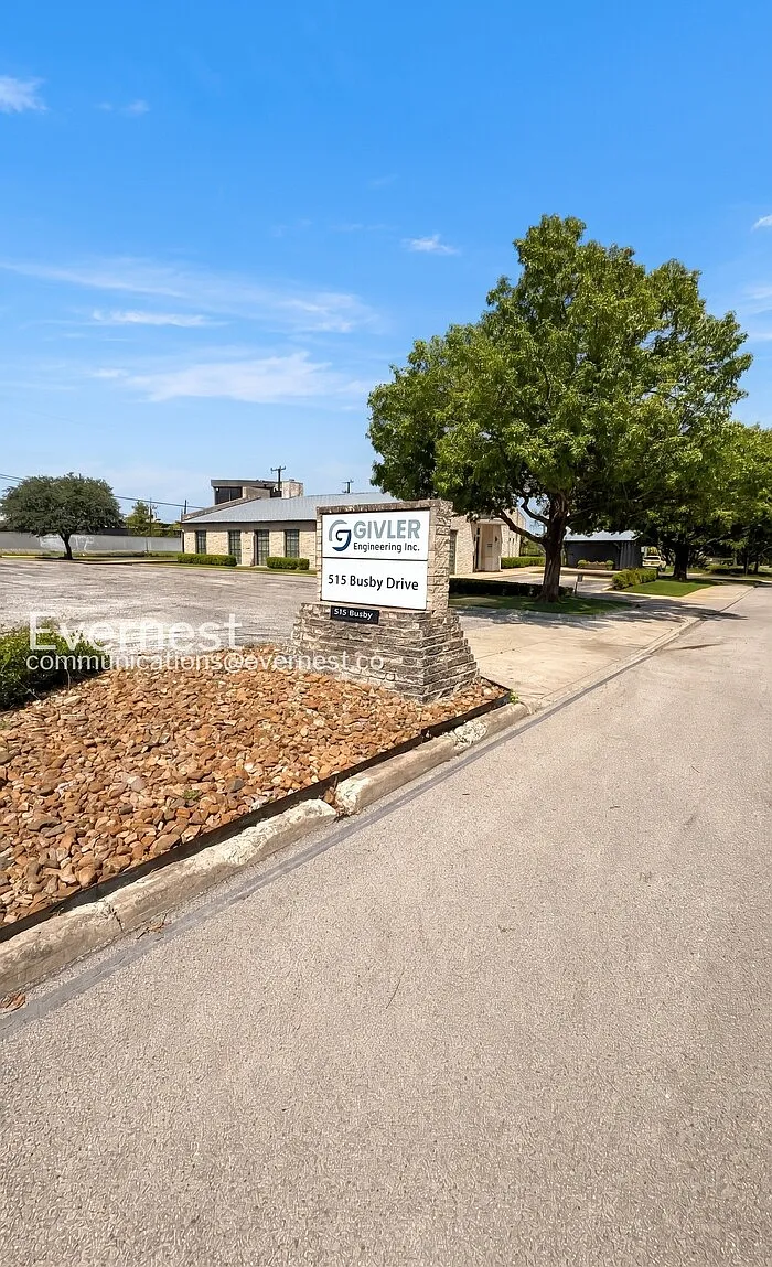 2 bed, 1.0 bath, 848 sqft, $1,295 — Photo 1