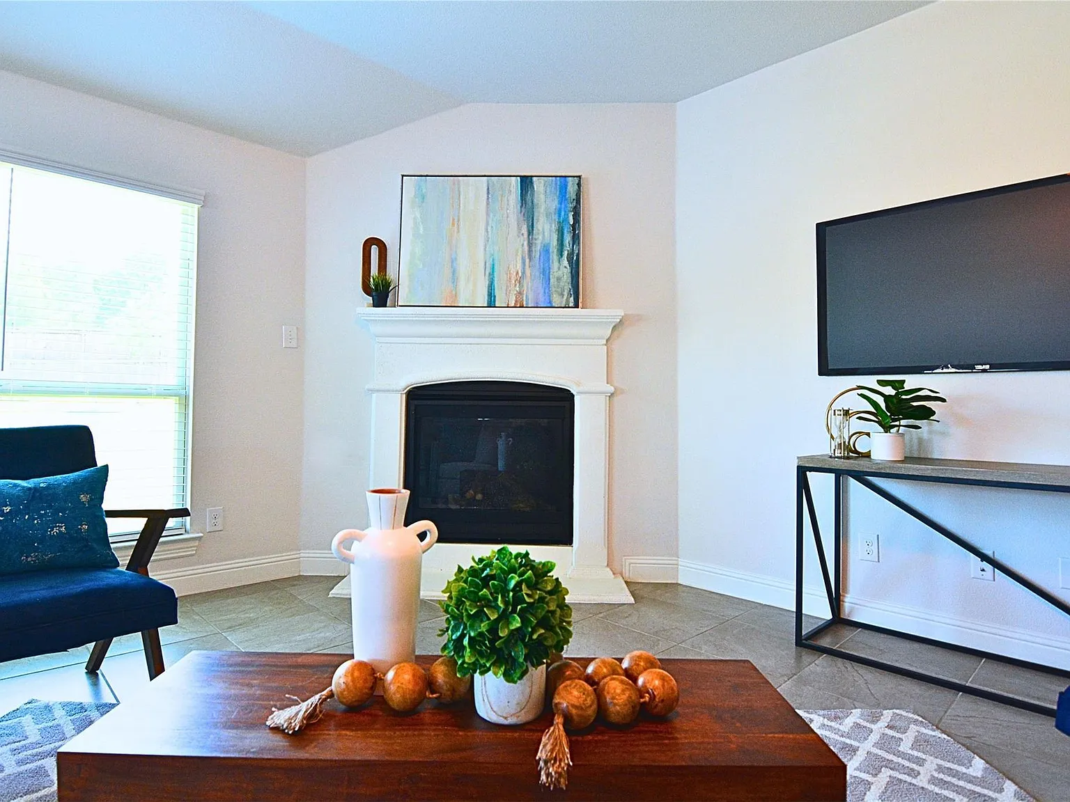 3 bed, 1718 sqft, $2,150 — Photo 3
