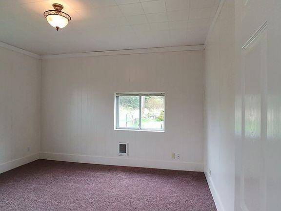 3rd image of 916 Wood Ave