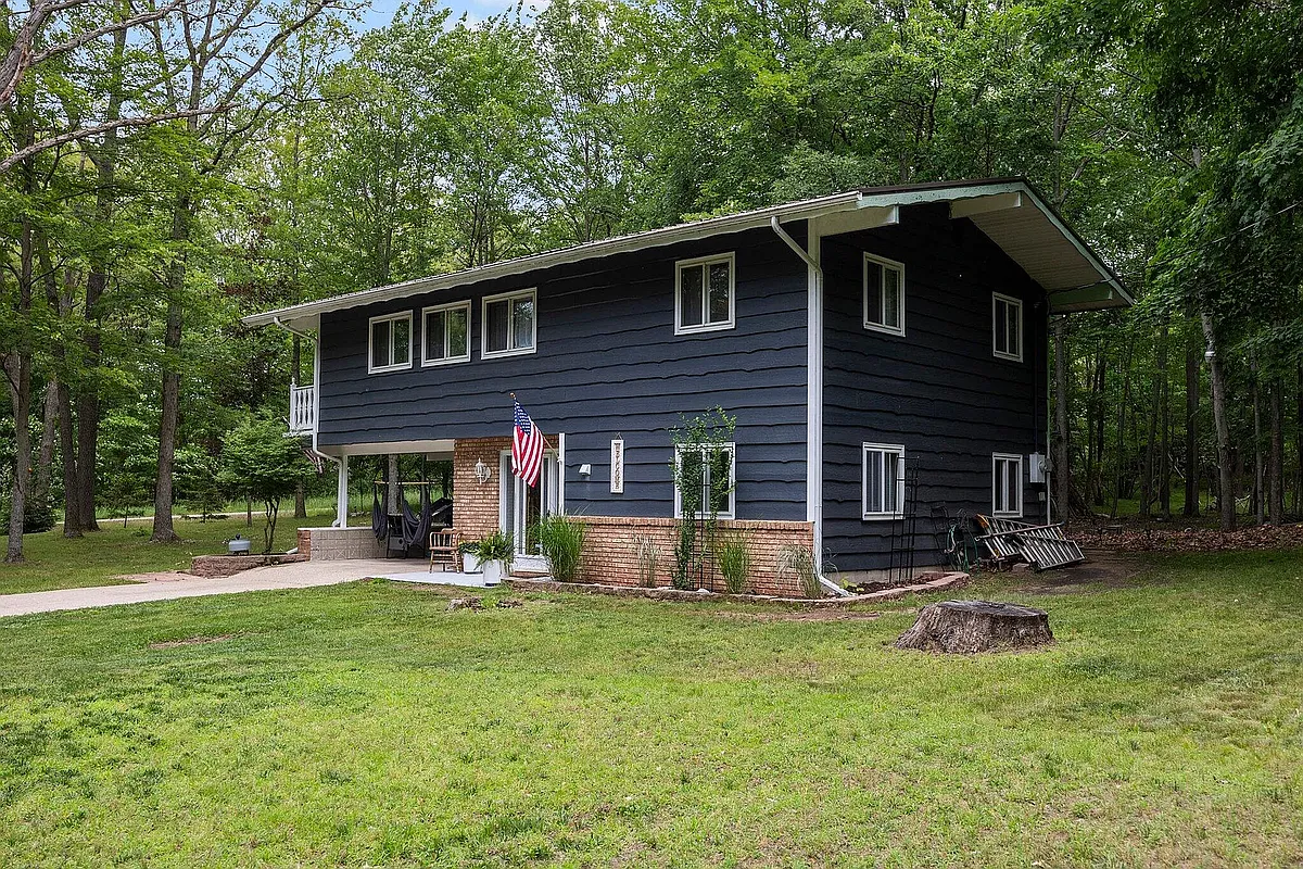 Building Photo - 9210 Timberlane Dr