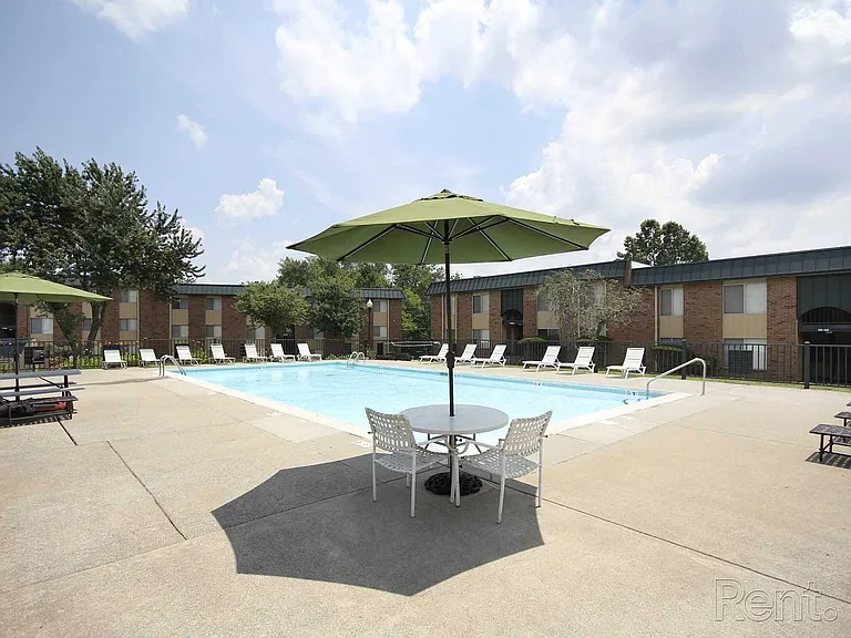 Derby Run Apartments — Photo 58