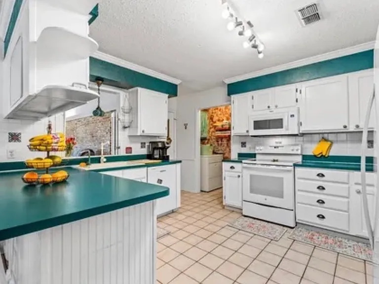 2623 Nelwin Pl — Photo 8