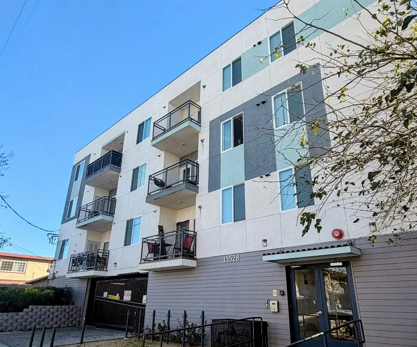 Bear Claw Apartments — Photo 2