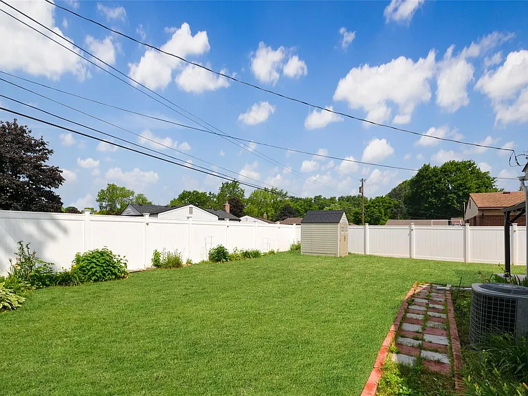 37653 Longacre Dr — Photo 34