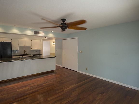 5th image of 1137 E Brenda Dr